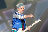 Keith Richards på scenen under en konsert i Telenor Arena i Bærum i 2014.