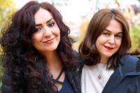 Læreren og eleven: Mahsa Vahdat (t.v.) og Nelia Safaie, iranske kvinner som synger ut.