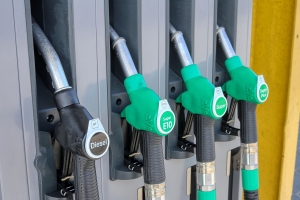 Avgiftene på bensin og diesel reduseres fra 1. april