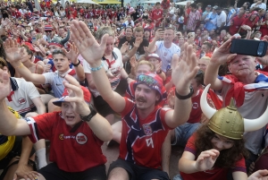 Norske fans overtok Miami Beach – John Arne Riise ledet roingen