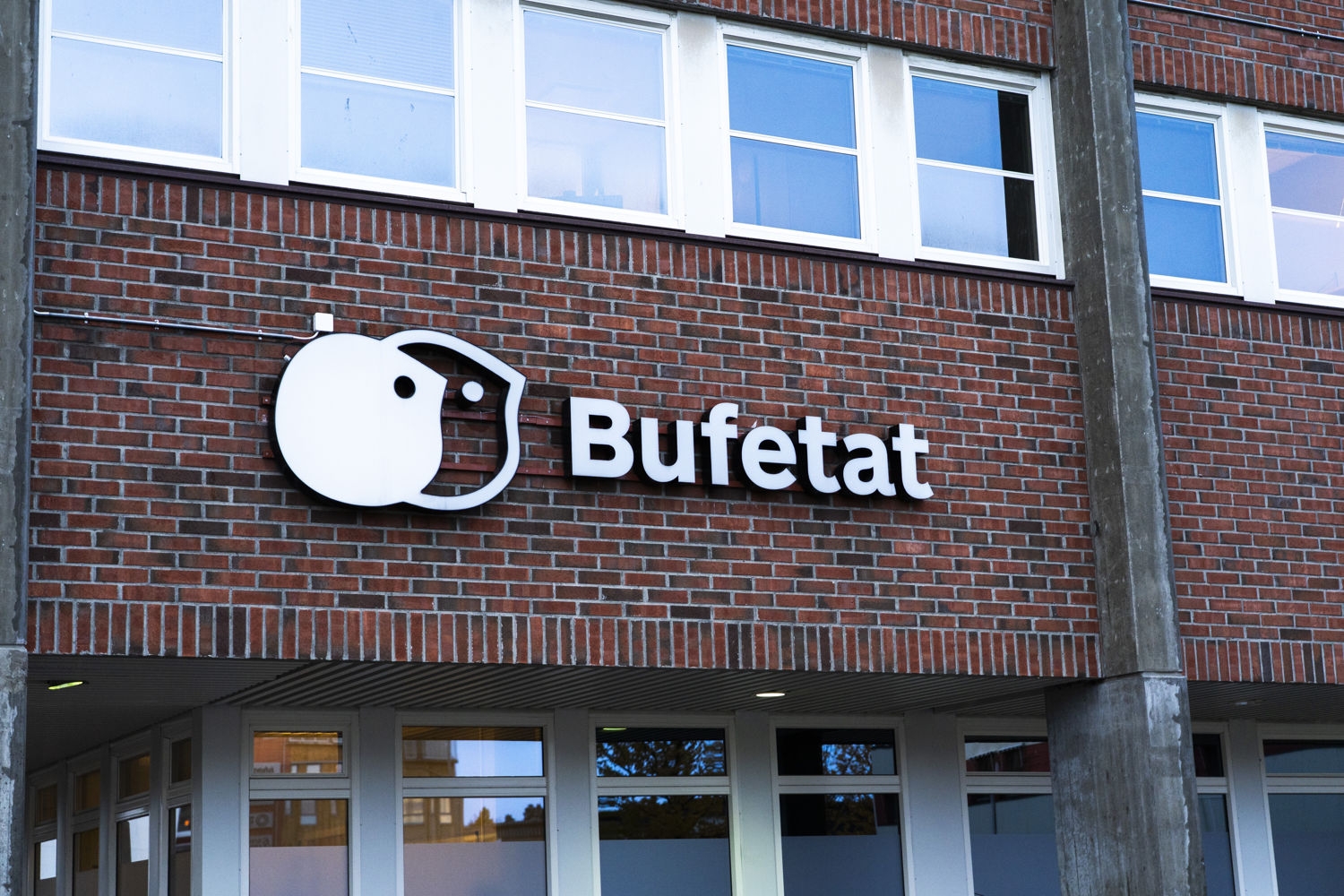 Barne-, ungdoms- og familieetaten (Bufetat) ble varslet av politiet, og trakk tilbake godkjenningen til Bevisttung.