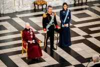 Dronning Margrethe, kronprins Frederik og kronprinsesse Mary i en mottakelse på slottet onsdag 3. januar.