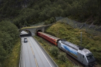 E16 mellom Arna og Voss ble dobbelt så dyr på ti år, før veien endelig skal bygges
