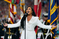 Demi Lovato var minutter fra å dø etter 2018-overdosen, som forårsaket tre hjerneslag og en hjertestans. I februar i fjor gjorde hun comeback under Super Bowl-finalen for å synge nasjonalsangen.
