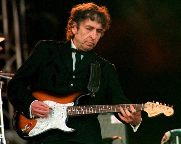 Bob Dylan ble tildelt Nobelprisen i litteratur i 2016, men møtte ikke fram til seremonien 