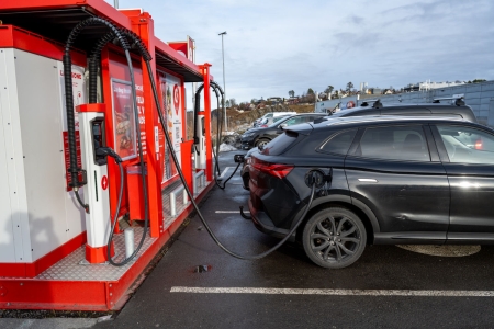 Elbiler har mange flere feil på EU-kontroller