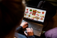 Black Friday i november og førjula er høysesong for til netthandel og til dels ukritisk jakt på gode priser. I forventningens hete kan det friste å skanne en QR-kode som skal fortelle hvordan det ligger an med bestillingen.