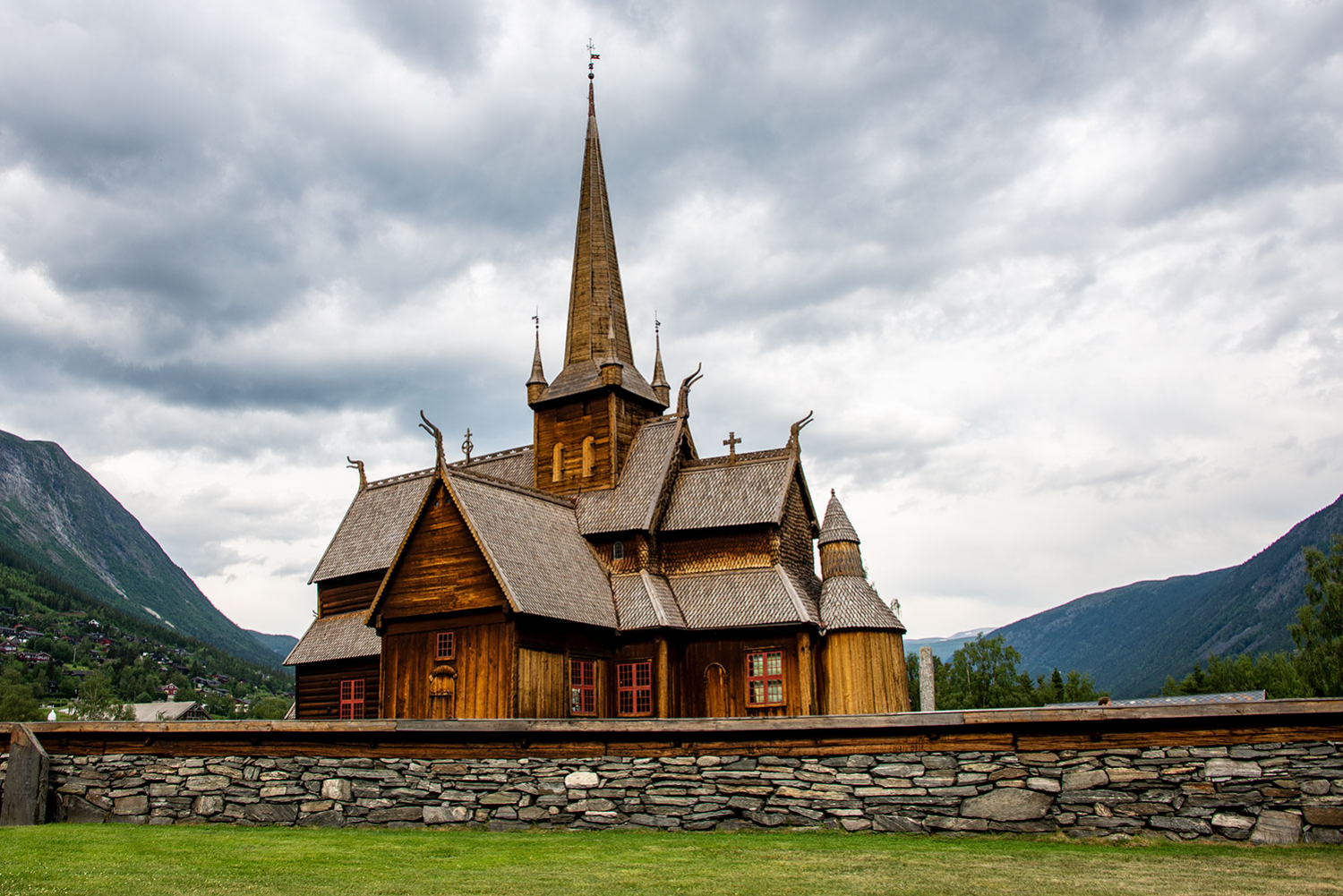 Stavkirka i Lom